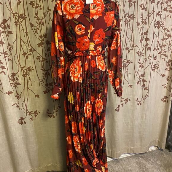 Vici Women's Waist Cutout Pleated Long Sleeve Maxi Dress in Rust Floral - Picture 14 of 14